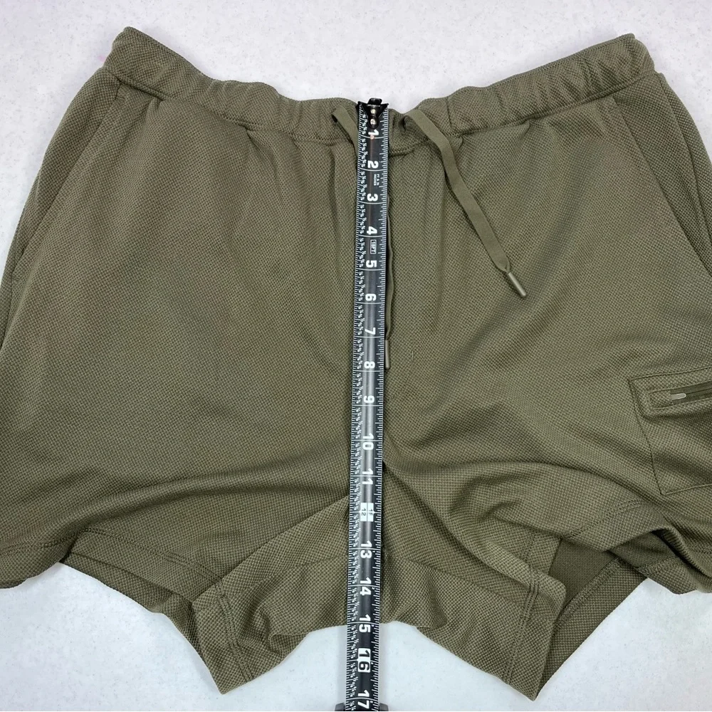 Lands’ End Men’s Olive Green 5.5” Pique Shorts. Size Large 36-38